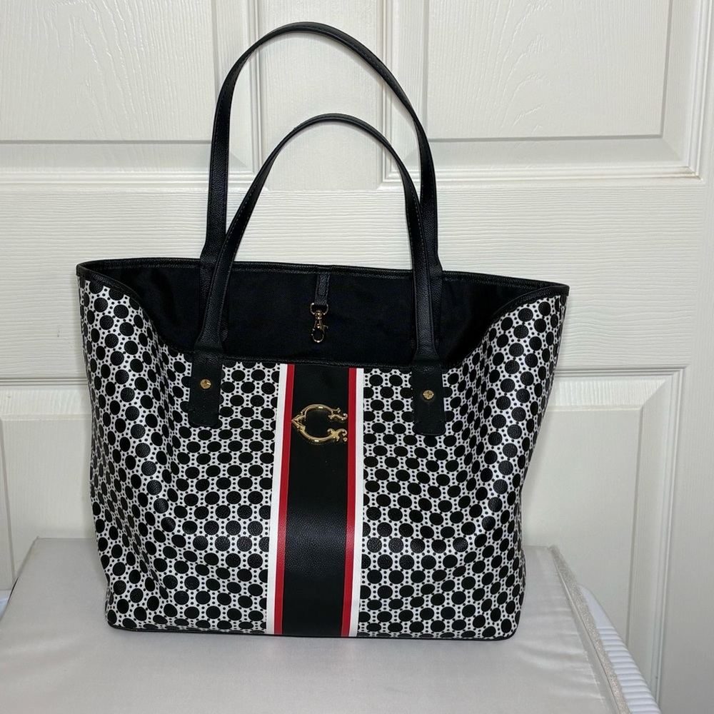 C. Wonder large Signature Tote